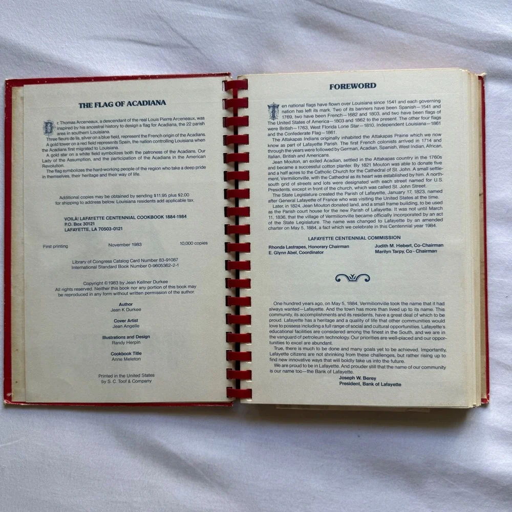 Voila Lafayette Centennial Cookbook 1884-1984 Jean Durkee Cajun Acadiana Cooking